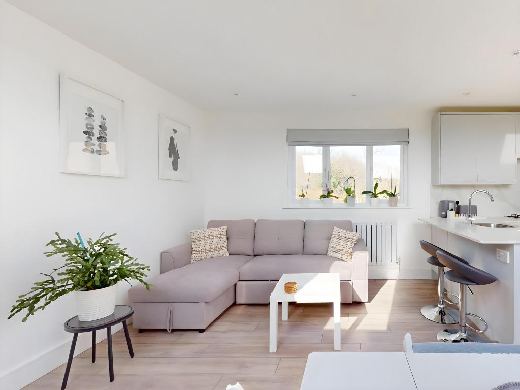 3 bedroom house to rent in Greenford